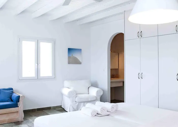 Vlia Mykonos カラファティス